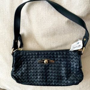 Small leather black purse. Elliott Lucca.